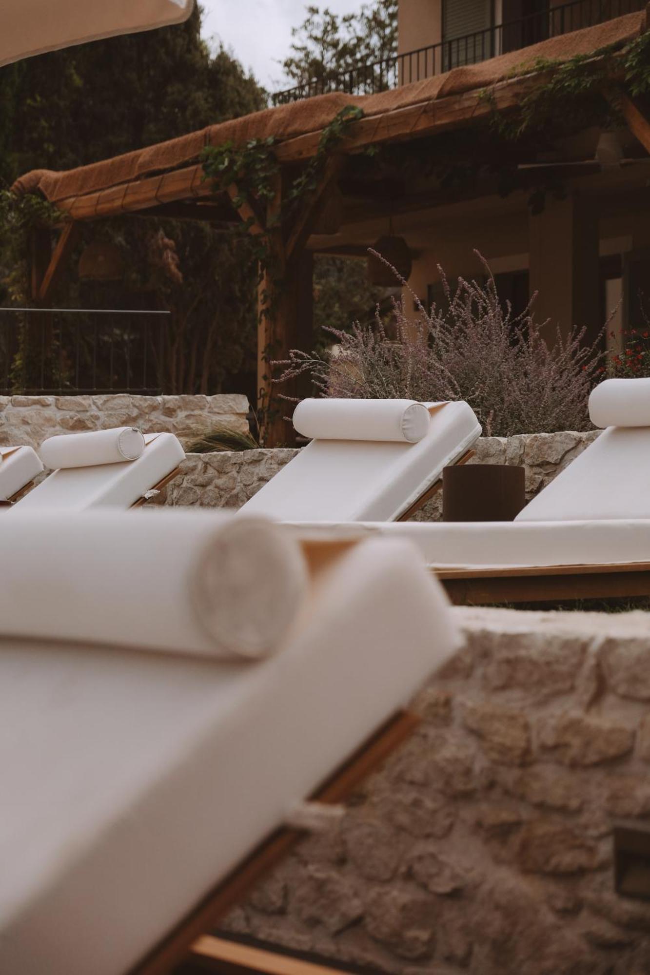 Boutique Hotel Responsable Et Restaurant Basgi Basgi Saint-Florent  Exterior photo